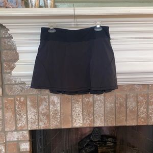 Lululemon size 8 tall skirt
